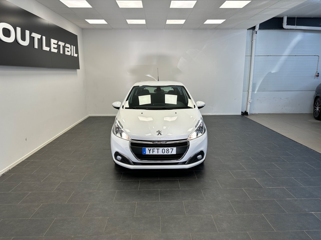 Peugeot 208 1.2 PureTech 82 2016, bild 5/10