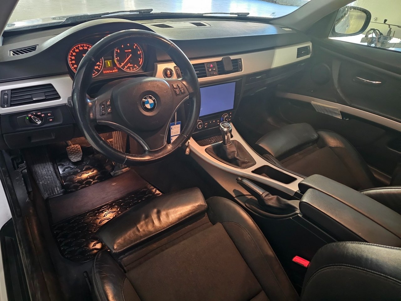 BMW 320 2010, bild 5/5
