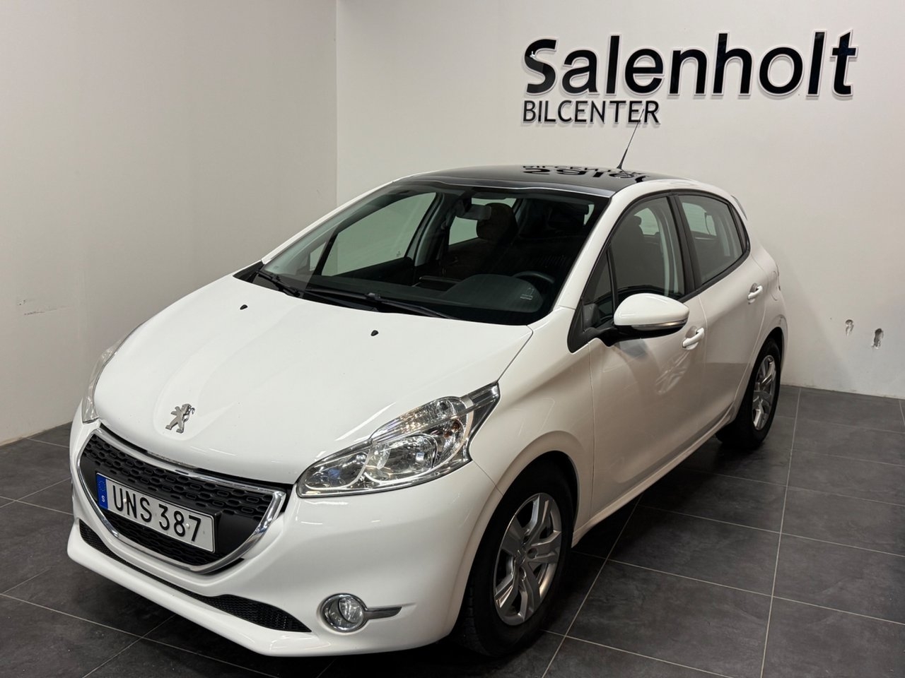 Peugeot 208 1.2 82 2014, bild 2/10