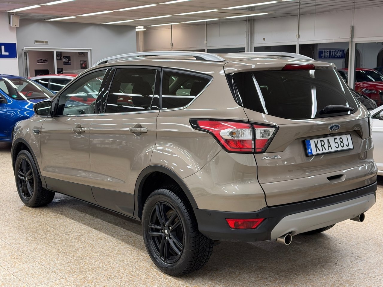 Ford Kuga 1.5 EcoBoost 2019, bild 4/10