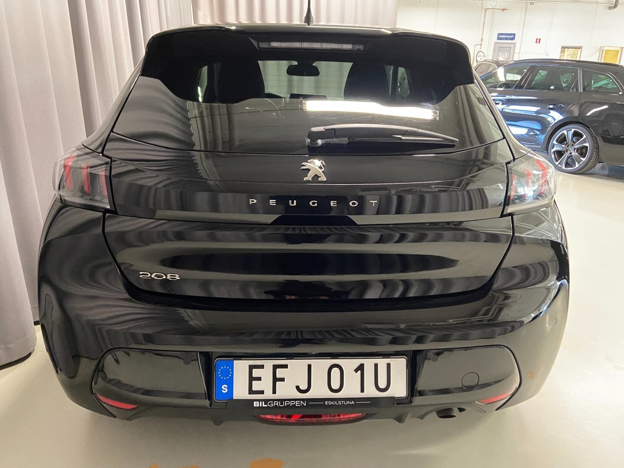 Peugeot 208 1.2 PureTech 100 Allure 2023, bild 6/10