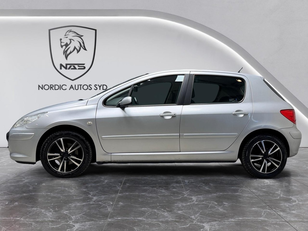 Peugeot 307 HDi FAP 110 DPF 2007, bild 2/10
