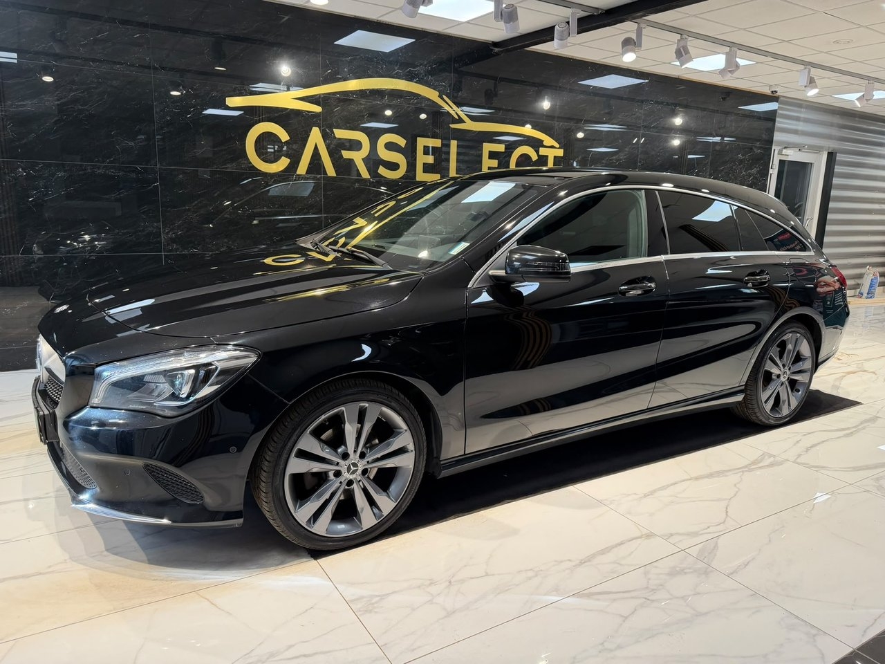Mercedes-Benz CLA 200 Urban 2018, bild 2/10