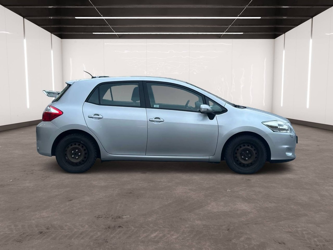 Toyota Auris 1.8 Hybrid 2010, bild 2/6