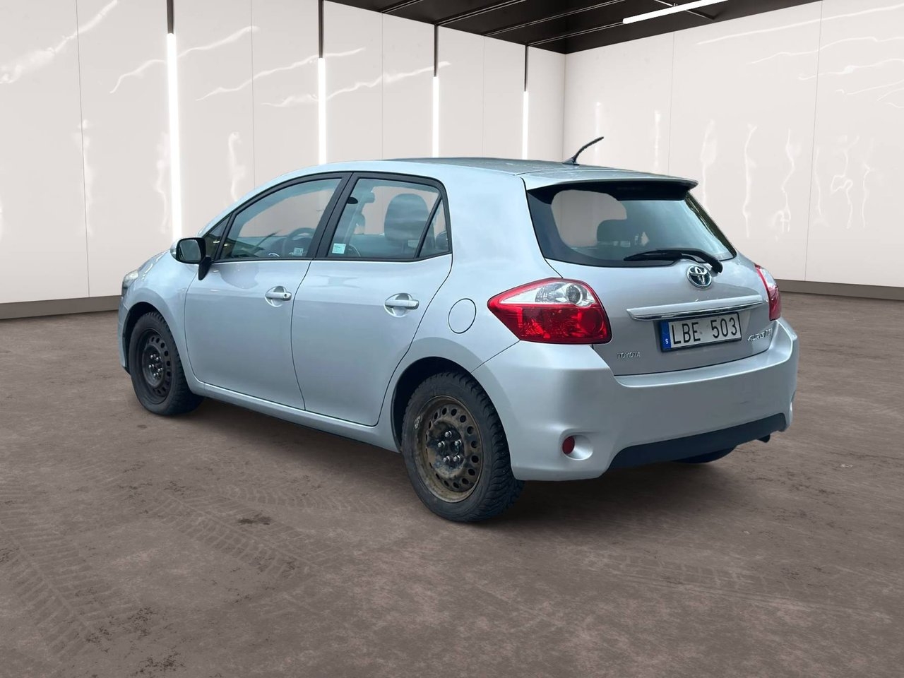 Toyota Auris 1.8 Hybrid 2010, bild 4/6