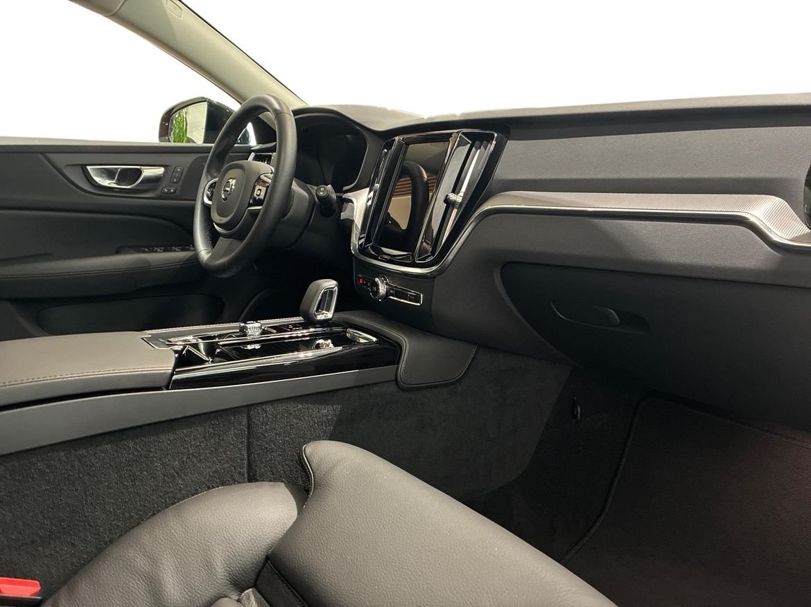 Volvo V60 Plus Dark Edition 2025, bild 4/10