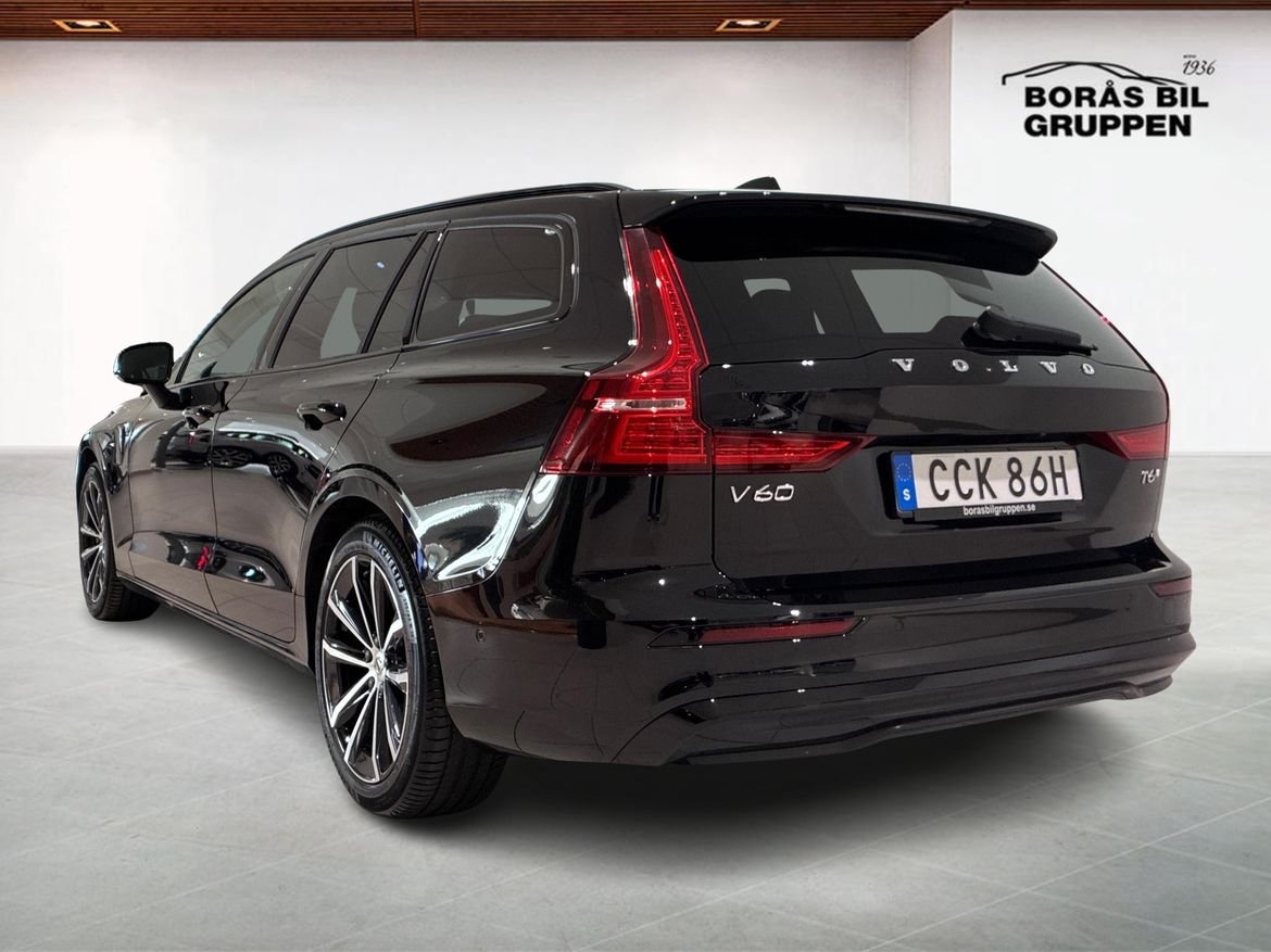 Volvo V60 Plus Dark Edition 2025, bild 2/10