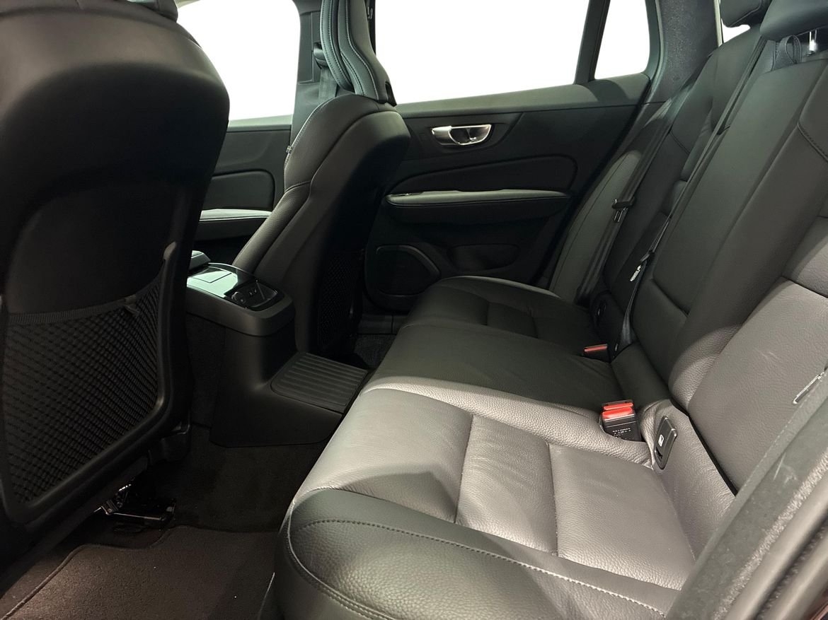 Volvo V60 Plus Dark Edition 2025, bild 6/10