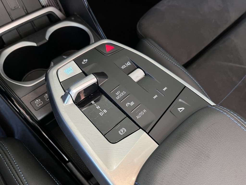 BMW iX1 20 M Sport 2026, bild 7/10