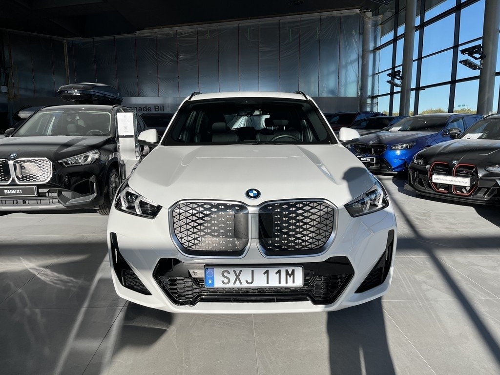 BMW iX1 20 M Sport 2026, bild 2/10