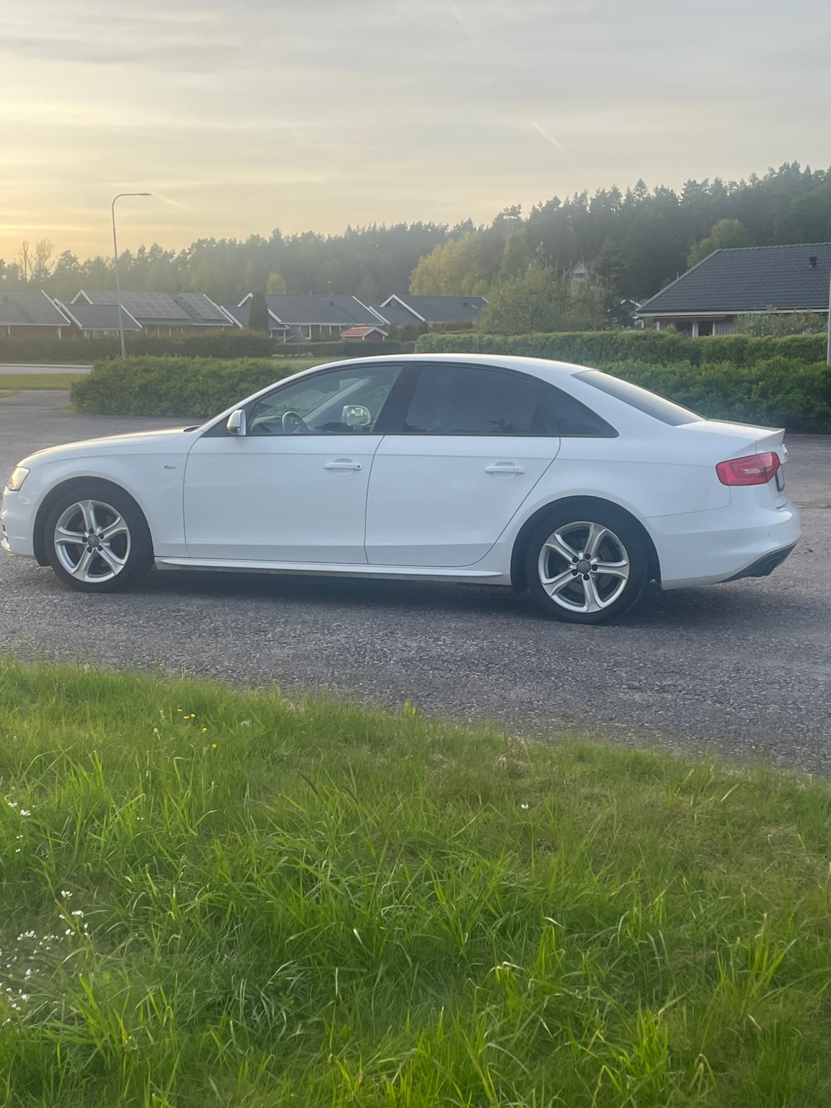 Audi A4 2.0 TDI 2013, bild 2/2