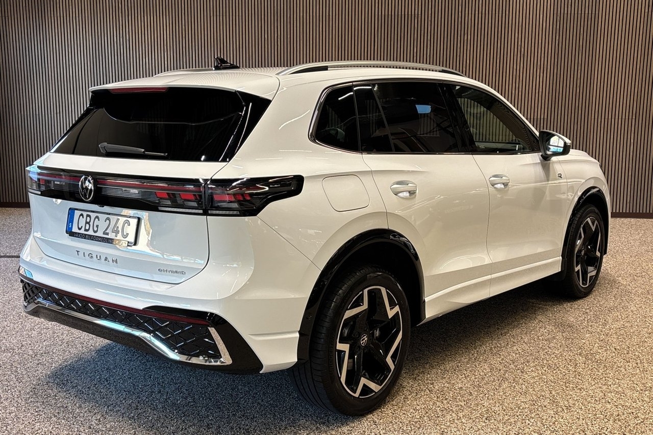 Volkswagen Tiguan 1.5 eHybrid R-Line 2025, bild 4/10