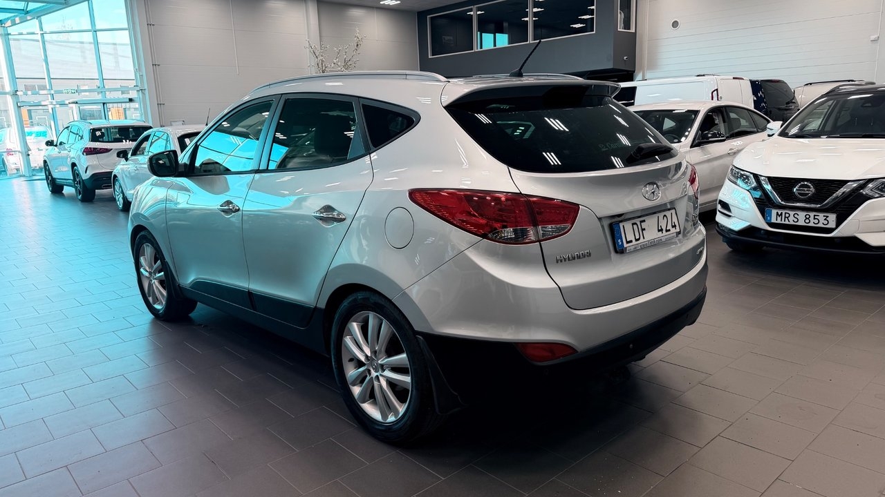 Hyundai ix35 2.0 CRDi Business 2011, bild 4/10