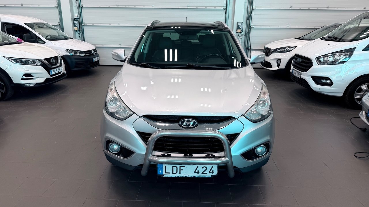 Hyundai ix35 2.0 CRDi Business 2011, bild 2/10