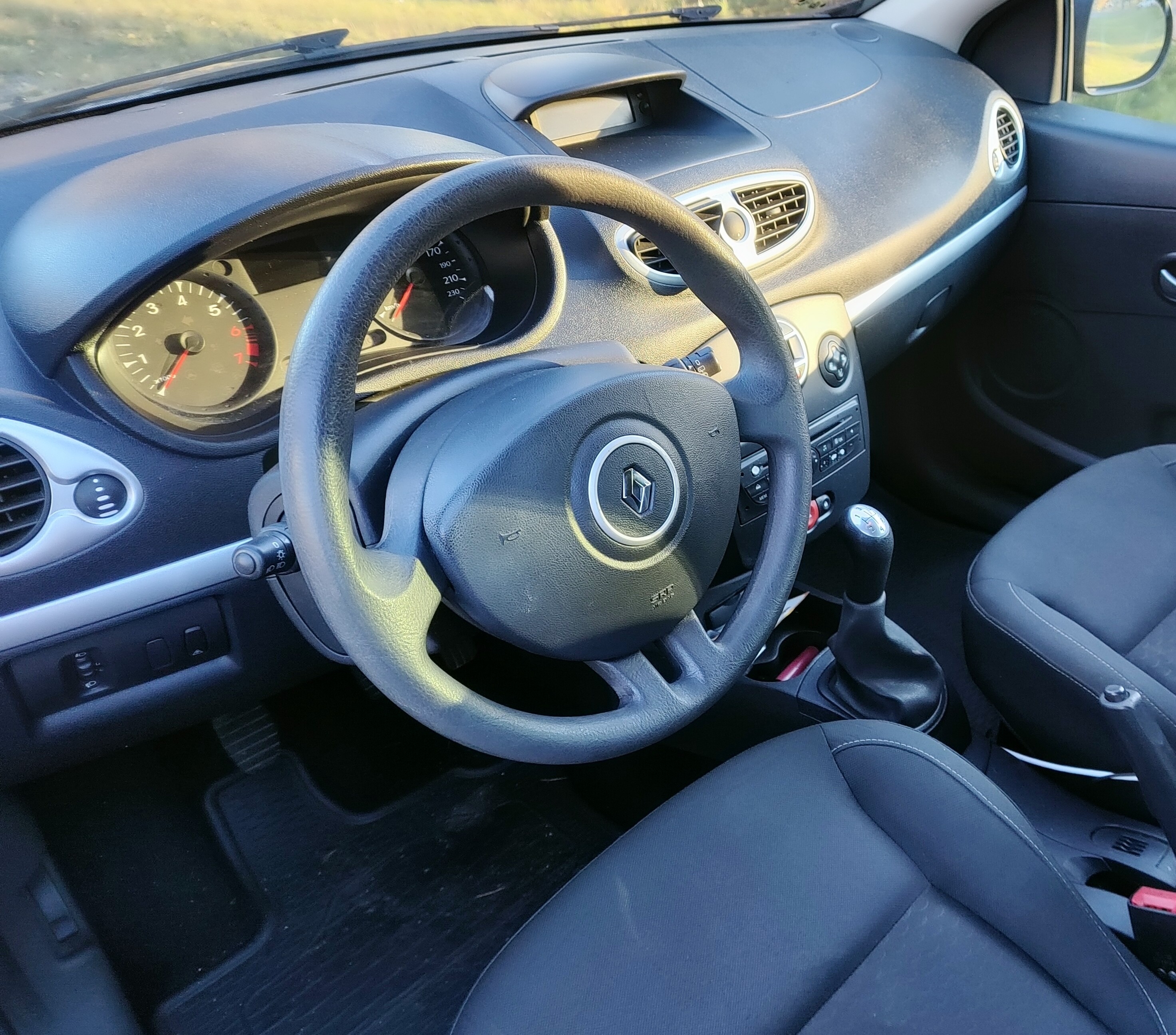 Renault Clio 2010, bild 2/6