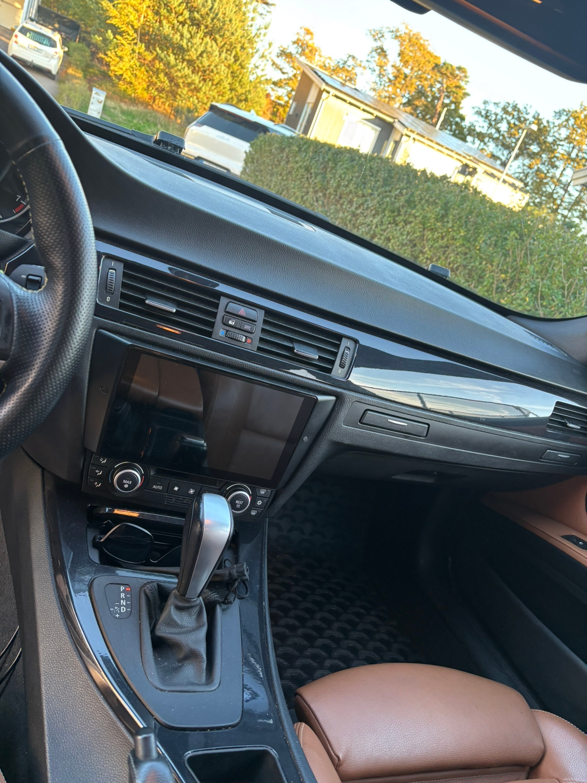 BMW 320i 2009, bild 6/10