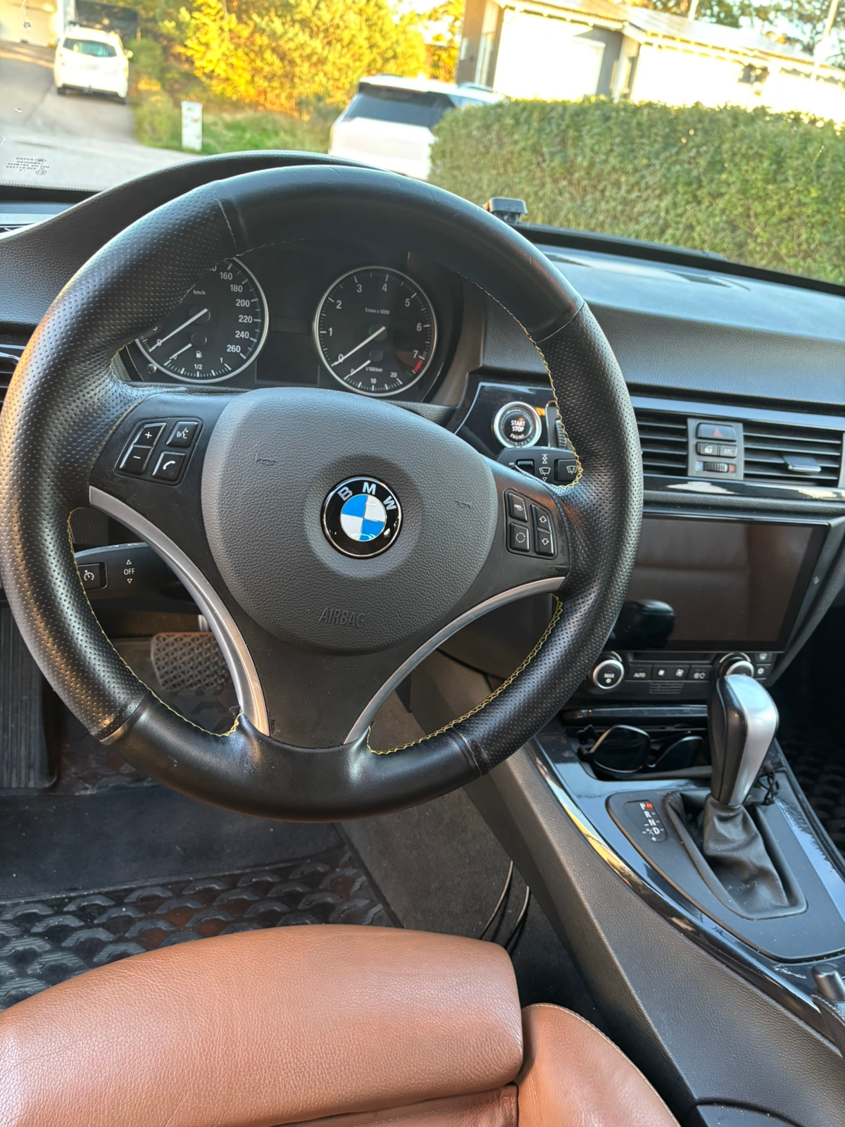 BMW 320i 2009, bild 5/10