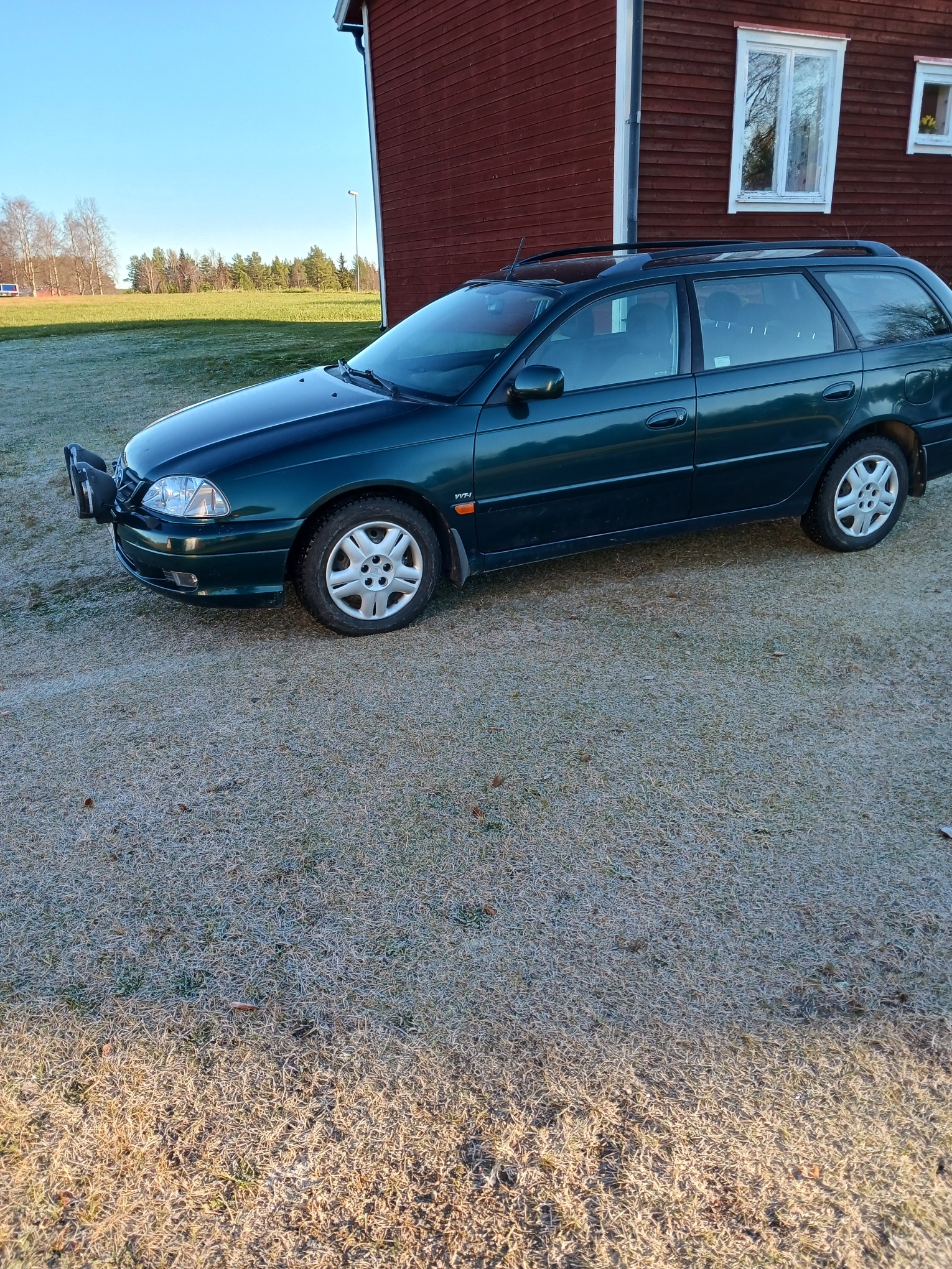 Toyota Avensis 1.8 2002, bild 2/6