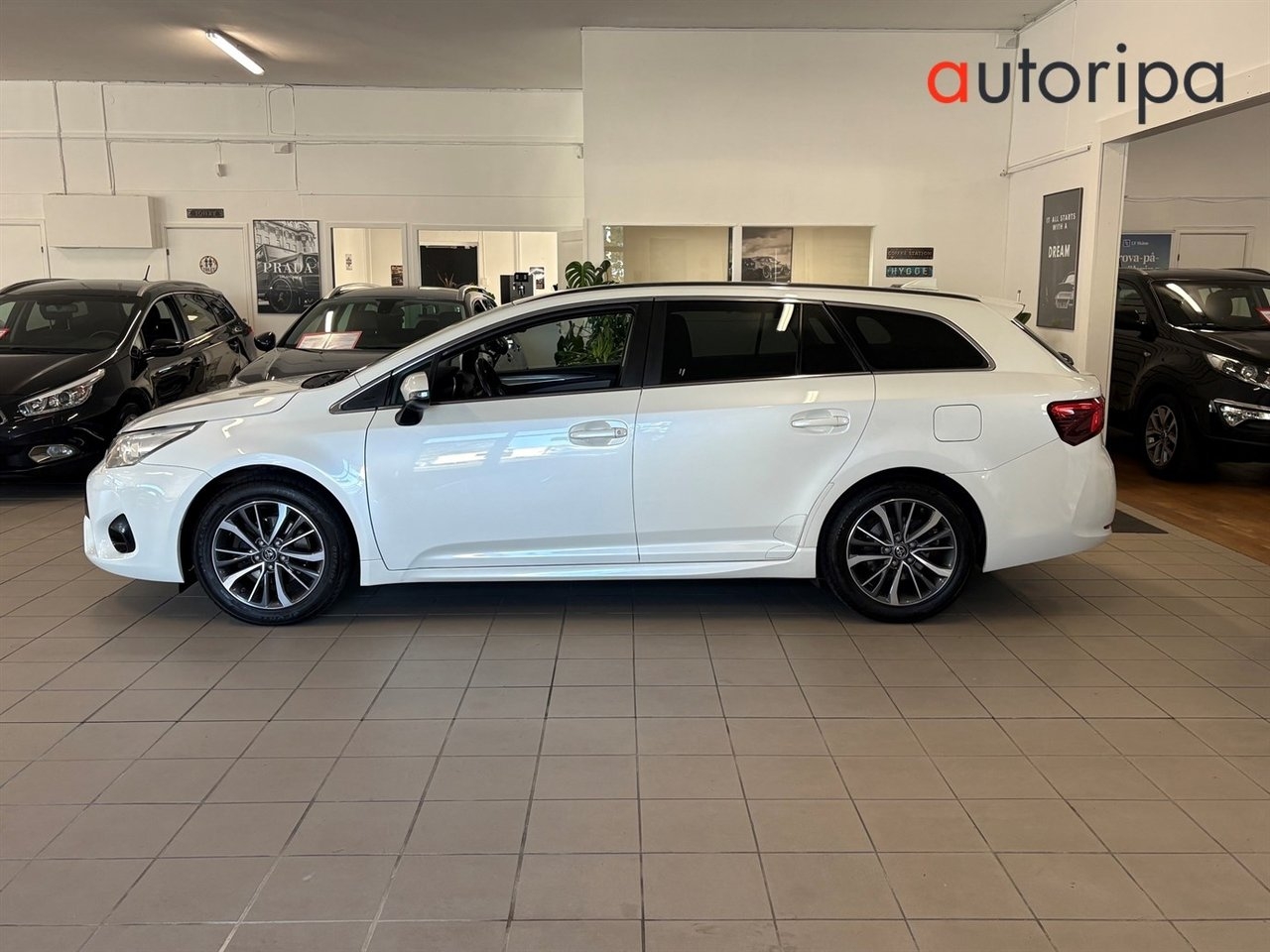Toyota Avensis 1.8 2015, bild 2/10