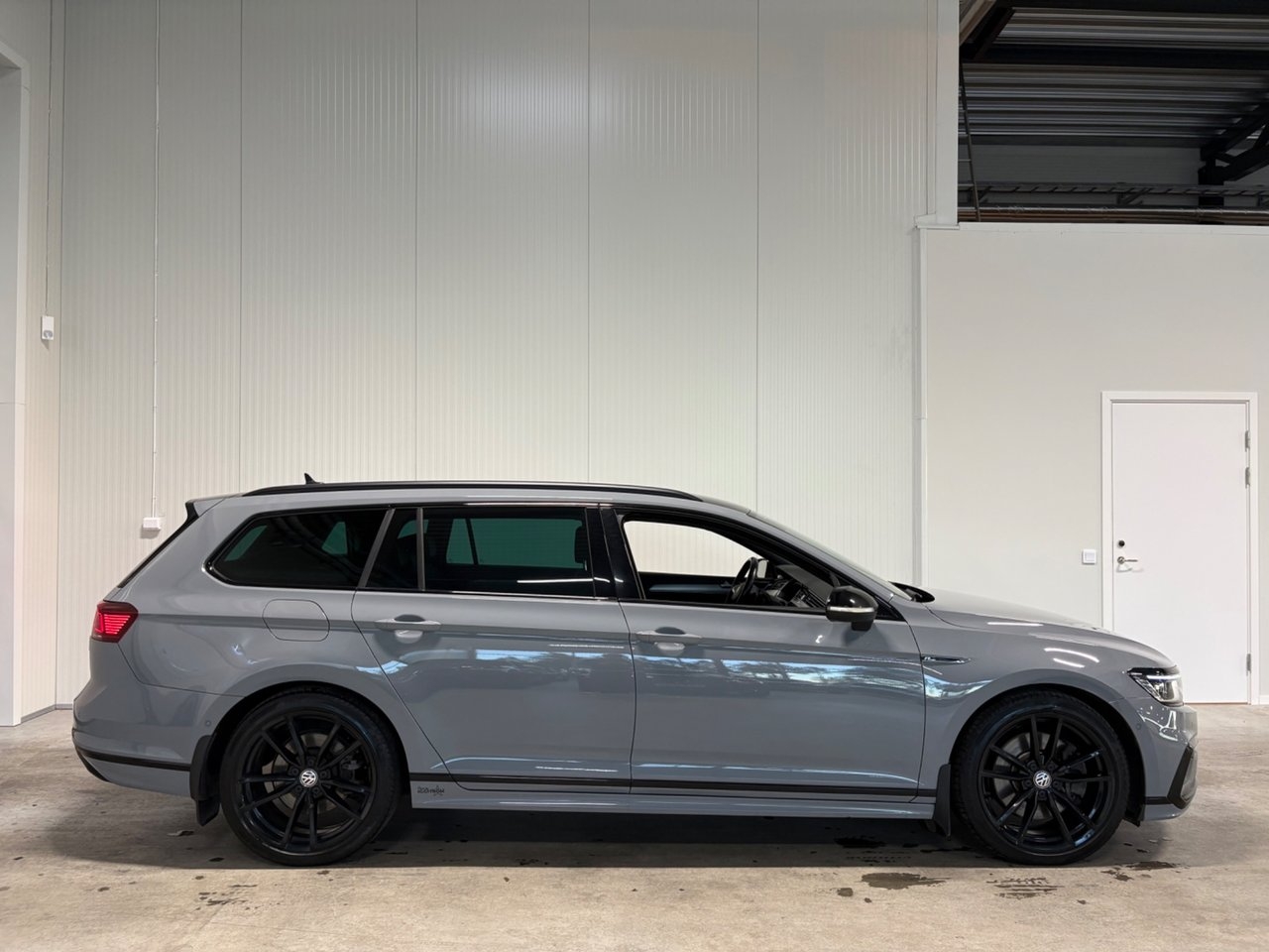 Volkswagen Passat 2.0 TDI SCR R-Line 2020, bild 2/10