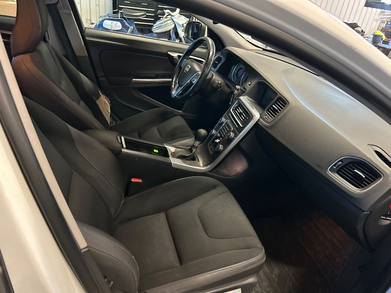 Volvo S60 T3 Momentum 2012, bild 6/8