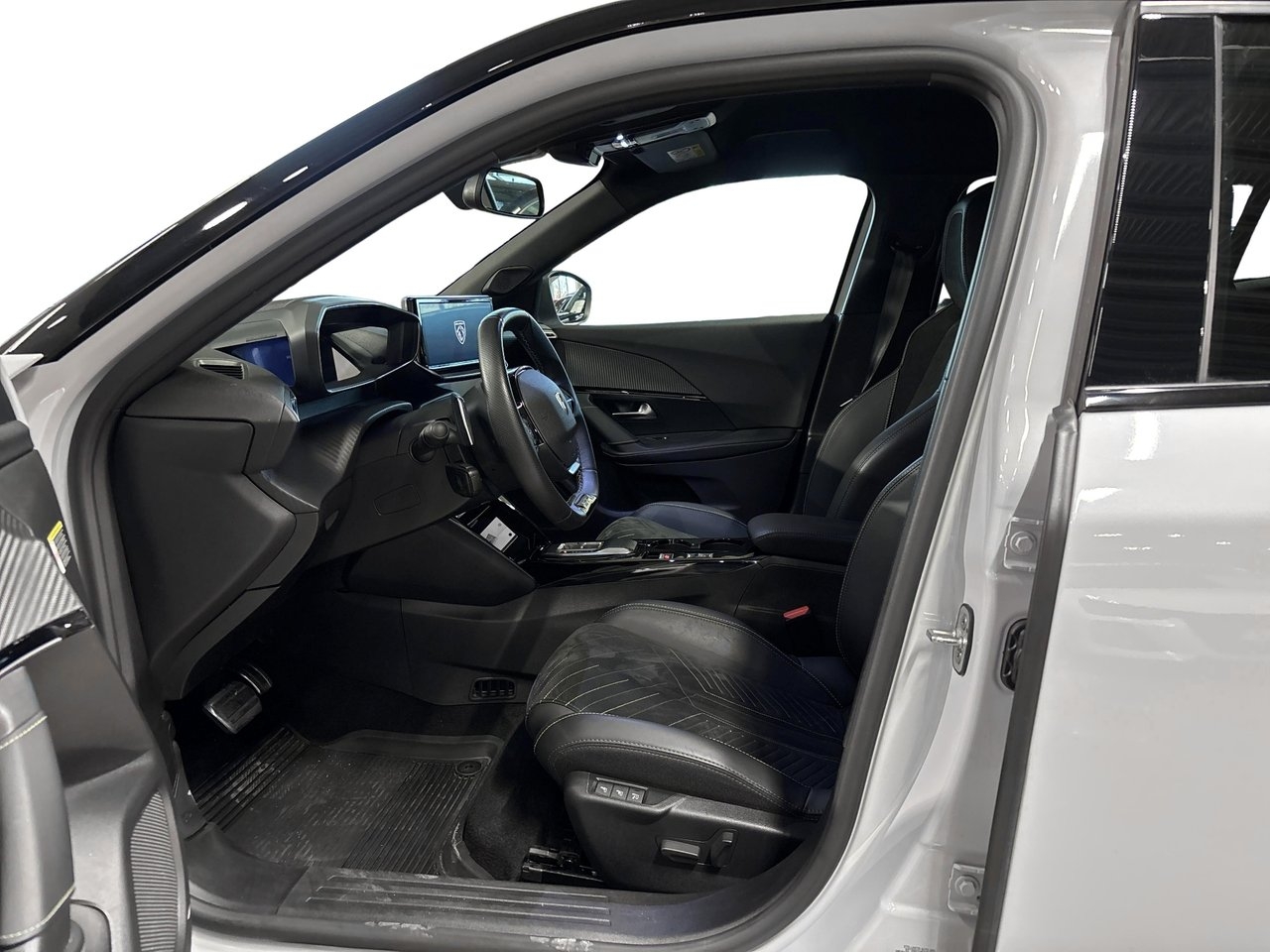 Peugeot 2008 1.2 Hybrid 136 GT 2025, bild 7/10