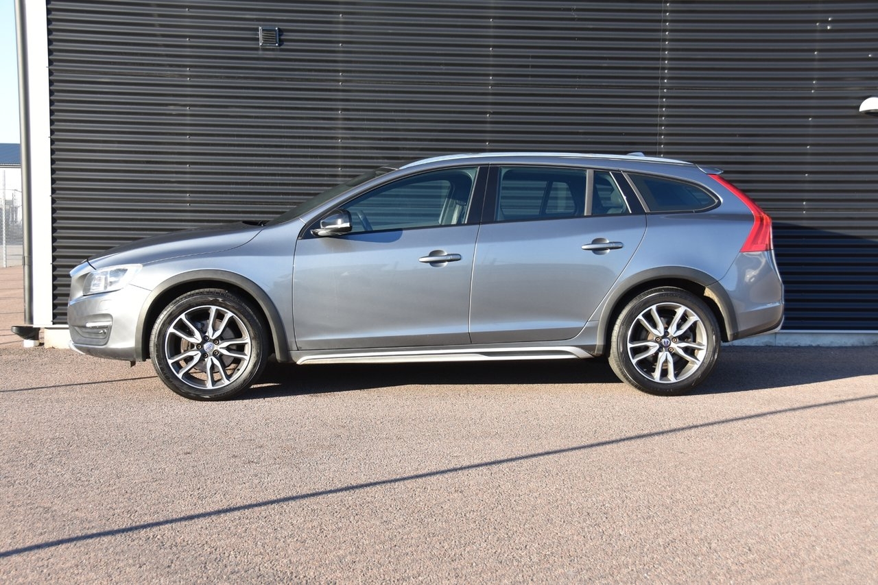 Volvo V60 D4 Summum Business Advanced 2017, bild 3/10