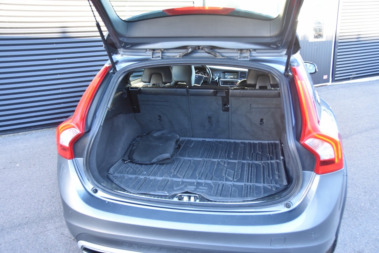 Volvo V60 D4 Summum Business Advanced 2017, bild 7/10