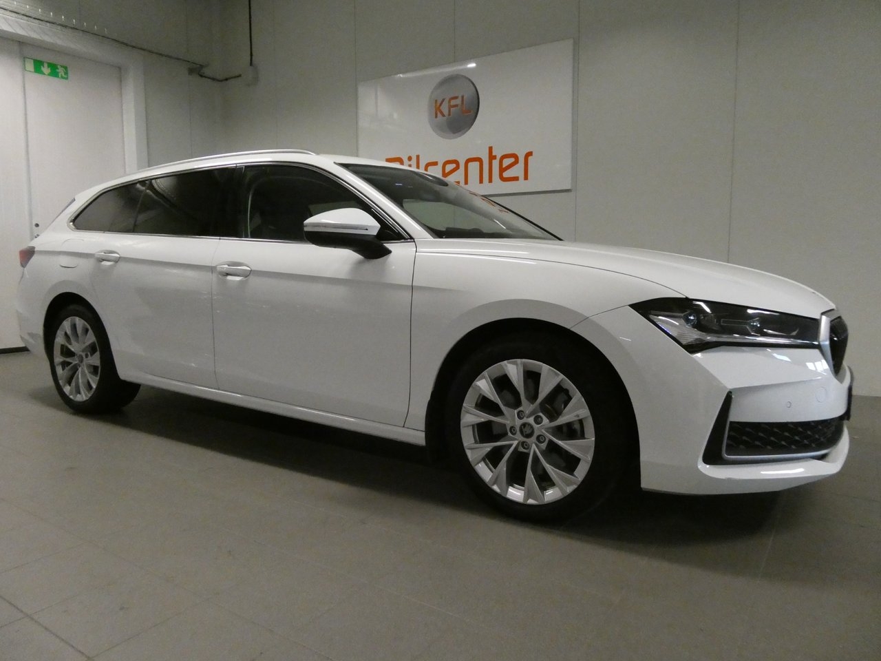 Skoda Superb iV 1.5 TSI PHEV 2025, bild 6/10