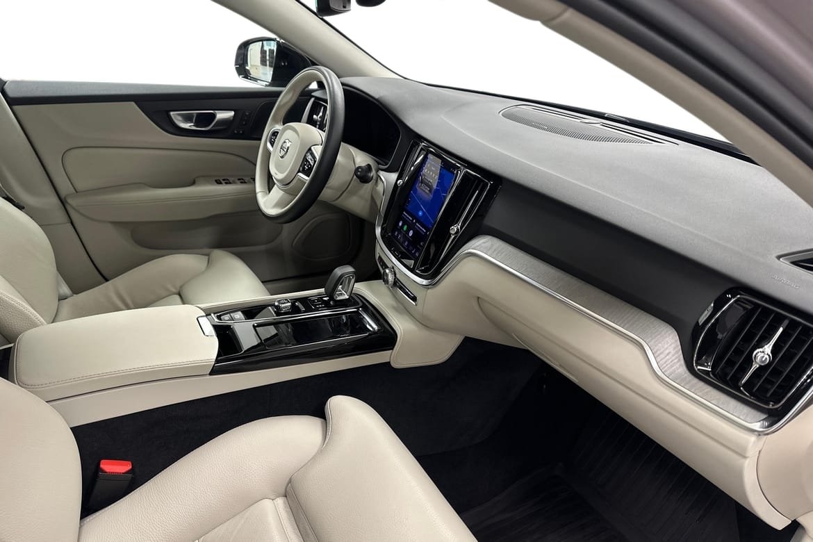 Volvo V60 T6 Plus Dark Nordic 2026, bild 7/10