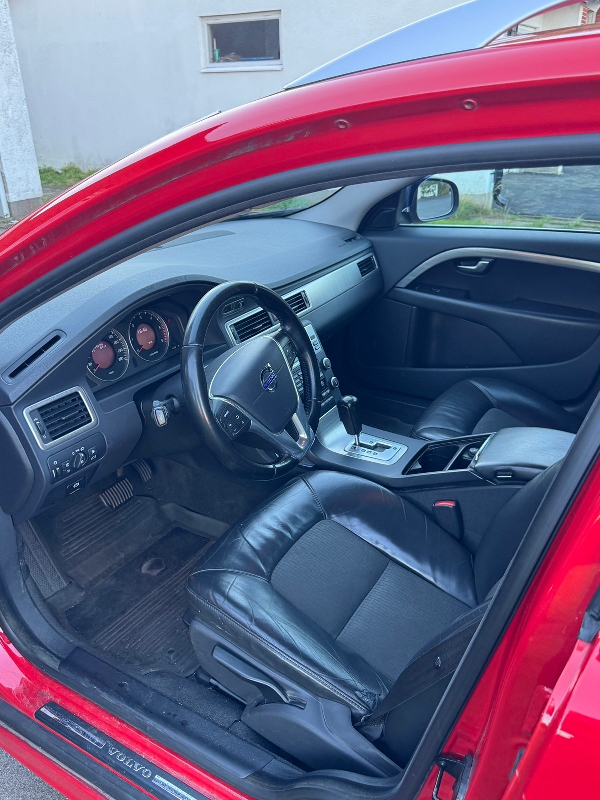 Volvo V70 2.4D 2010, kuva 4/4