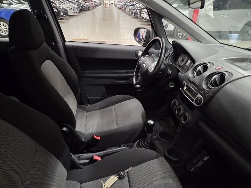 Mitsubishi Colt 1.3 2009, bild 4/10