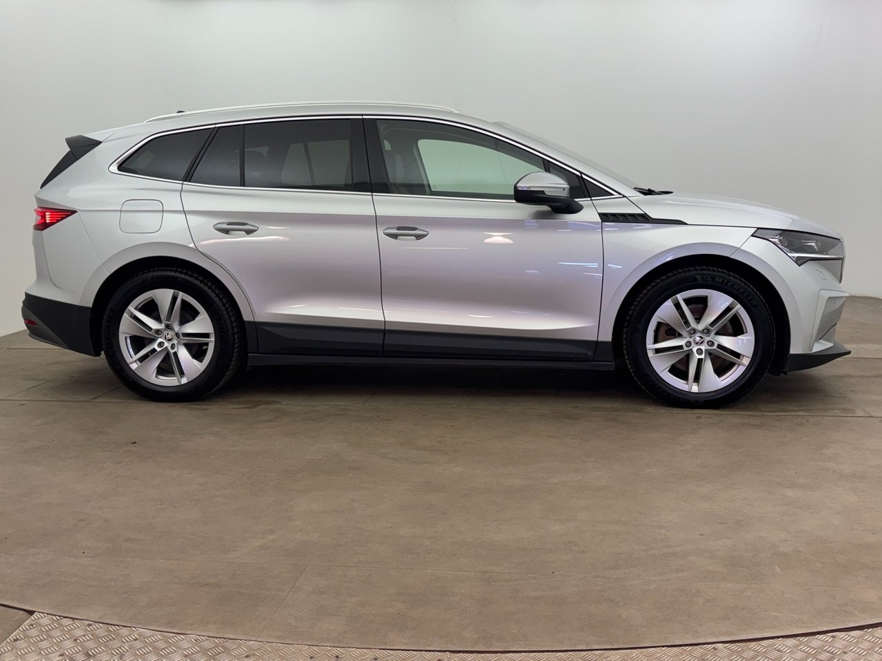 Skoda Enyaq 80x 2023, kuva 7/10