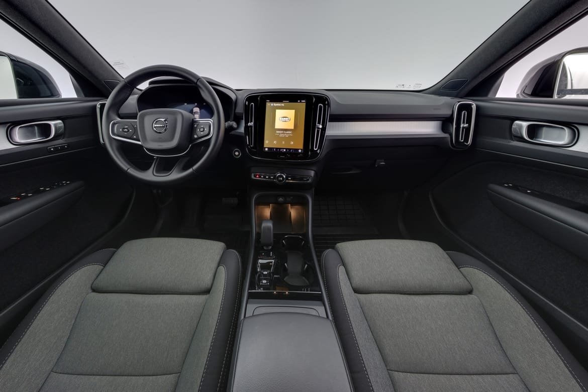 Volvo XC40 B3 Plus Dark 2025, bild 7/10