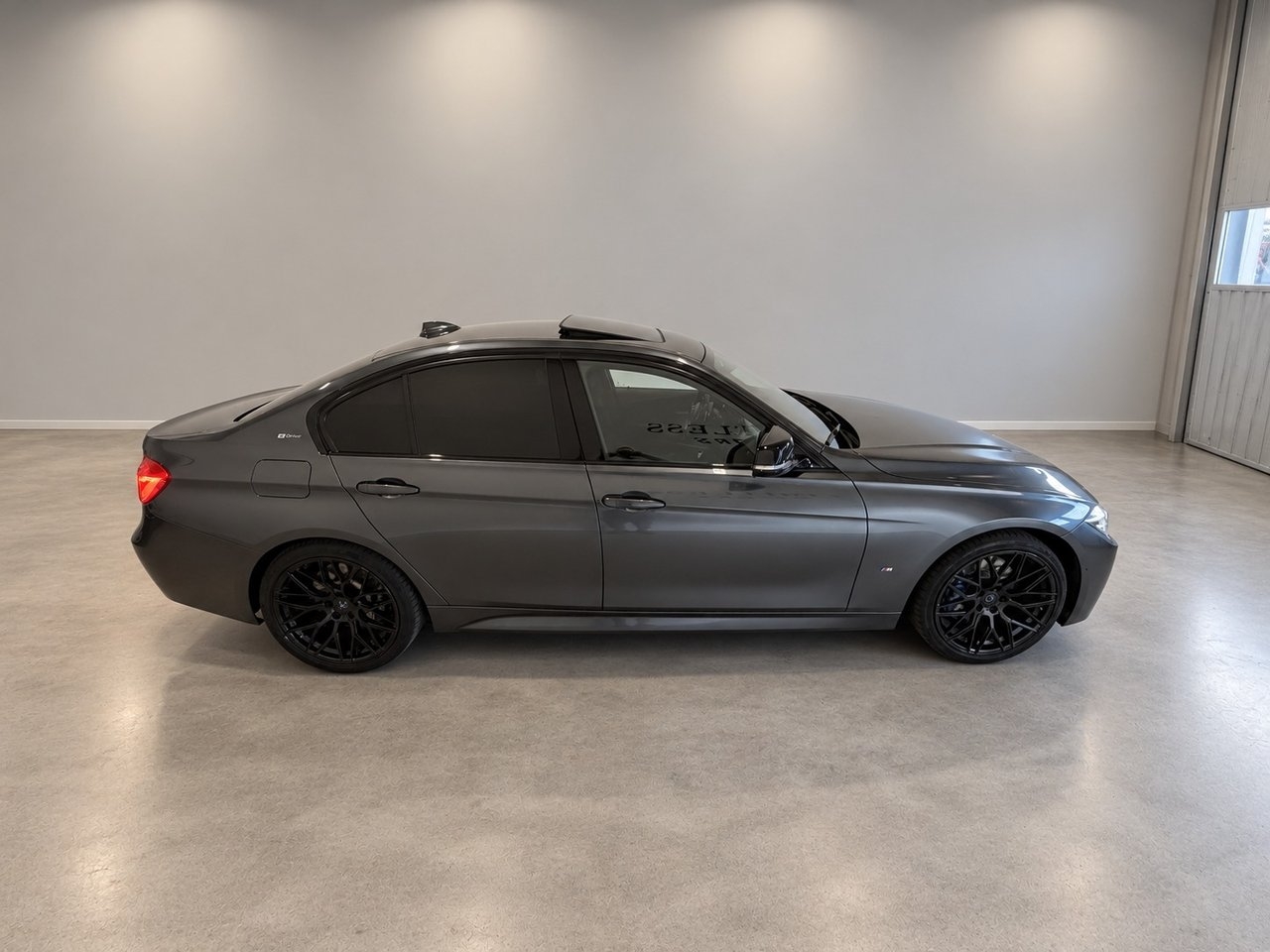 BMW 330e 2017, bild 3/10