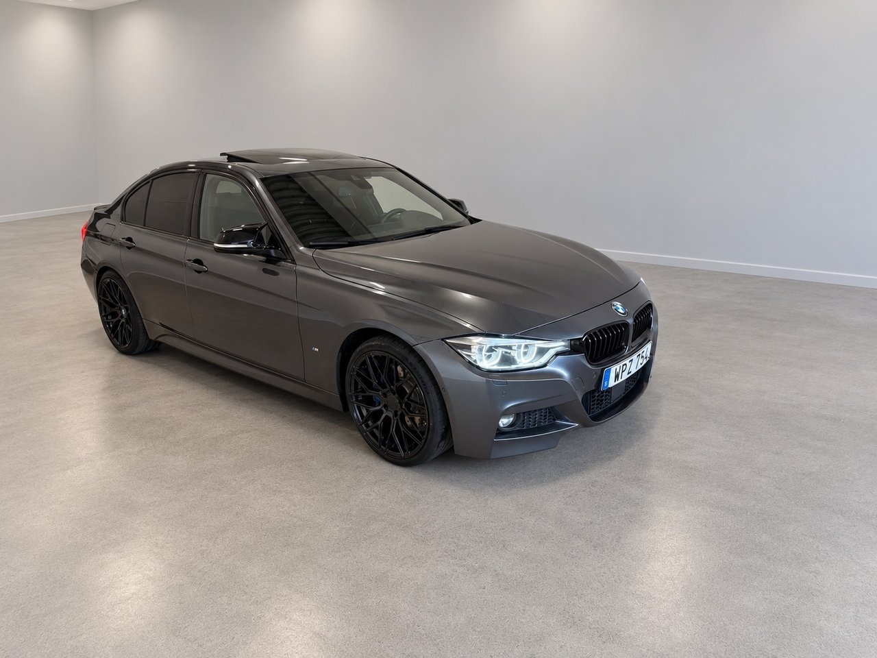 BMW 330e 2017, bild 2/10