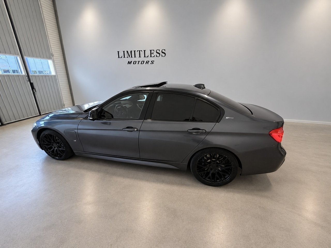 BMW 330e 2017, bild 6/10