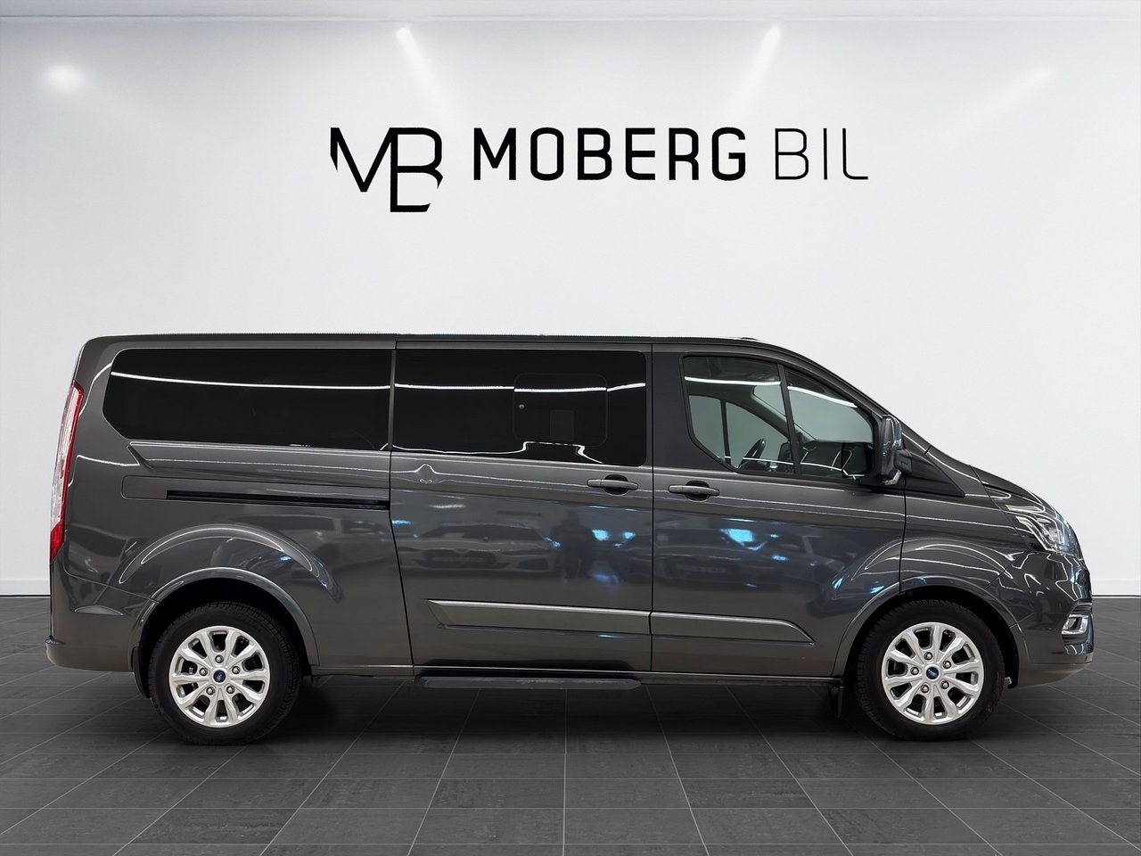 Ford Tourneo Custom 320 2.0 EcoBlue 2023, bild 3/10