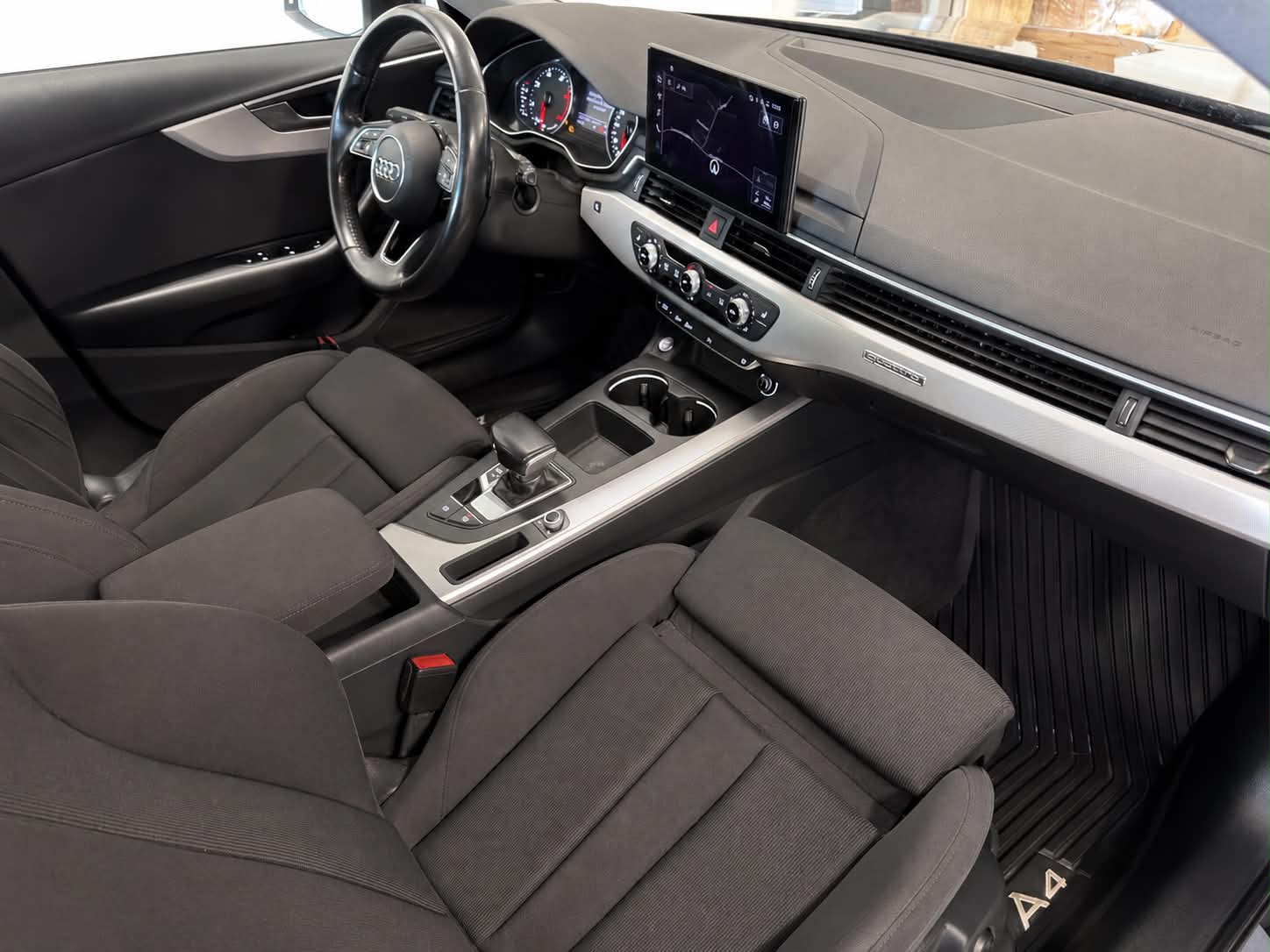 Audi A4 40 TDI 2020, bild 4/5