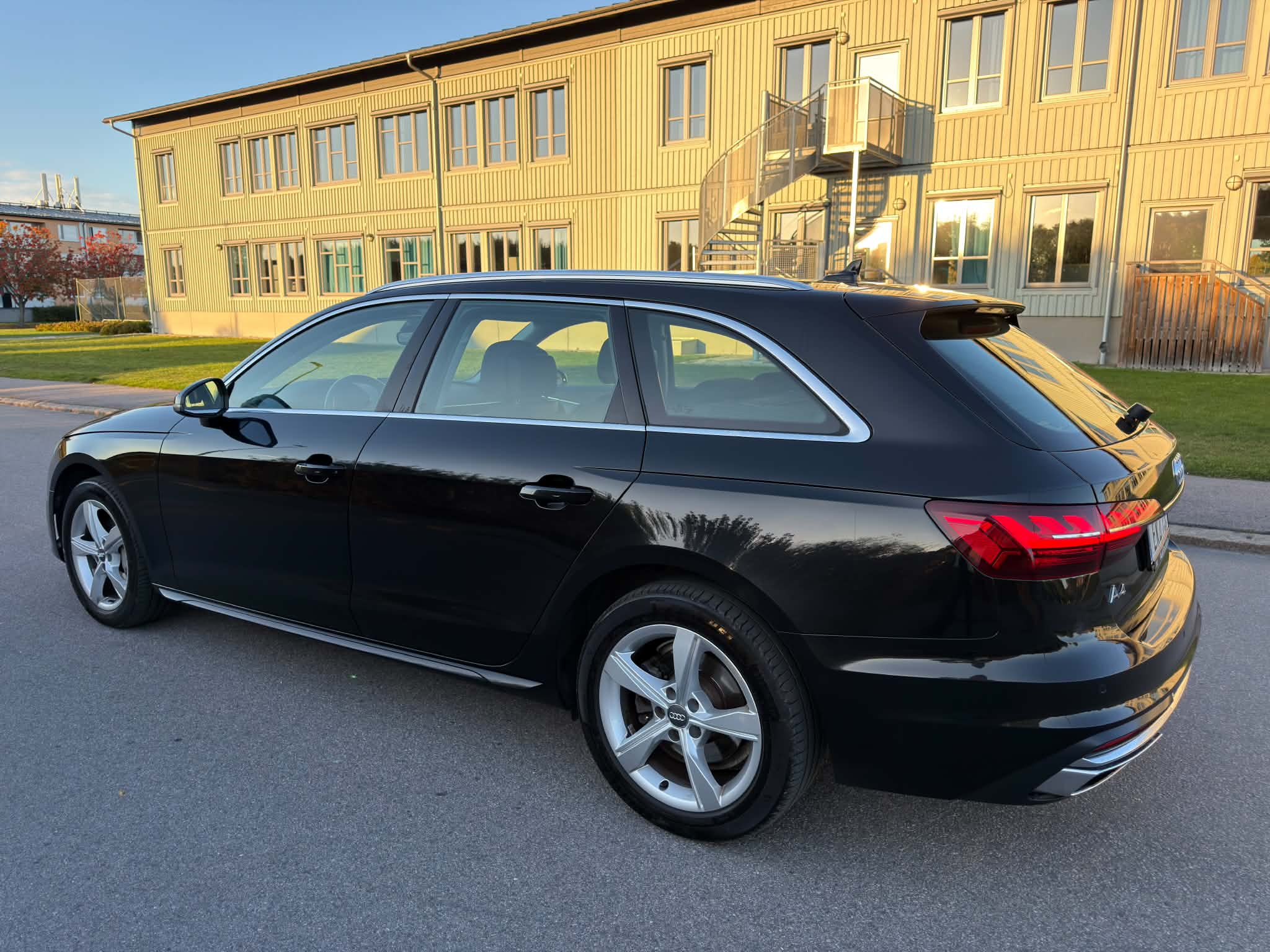 Audi A4 40 TDI 2020, bild 3/5