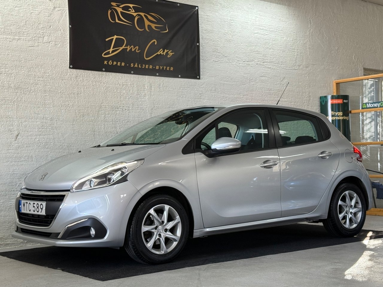Peugeot 208 1.2 PureTech 82 2016, bild 2/10