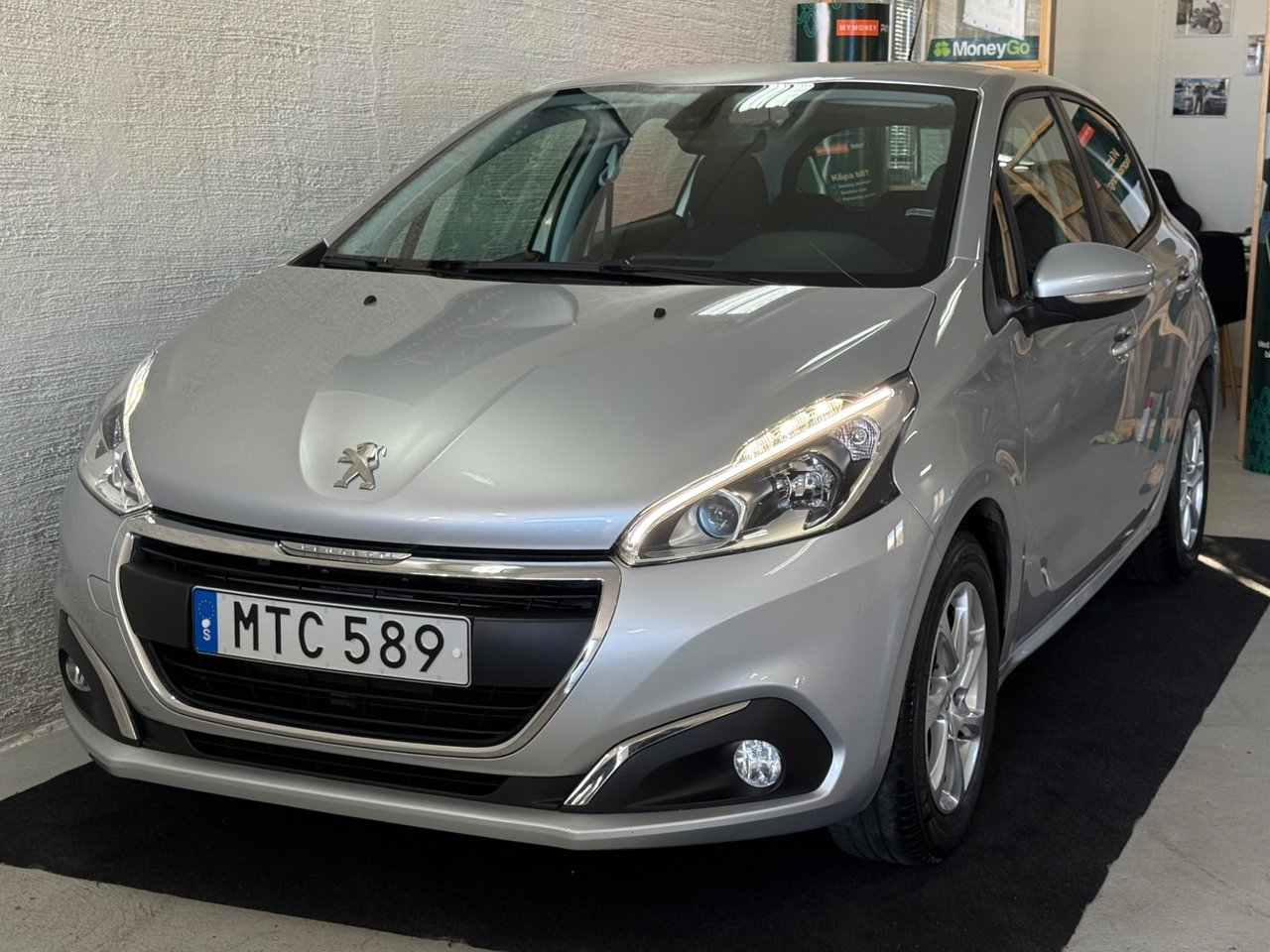 Peugeot 208 1.2 PureTech 82 2016, bild 3/10