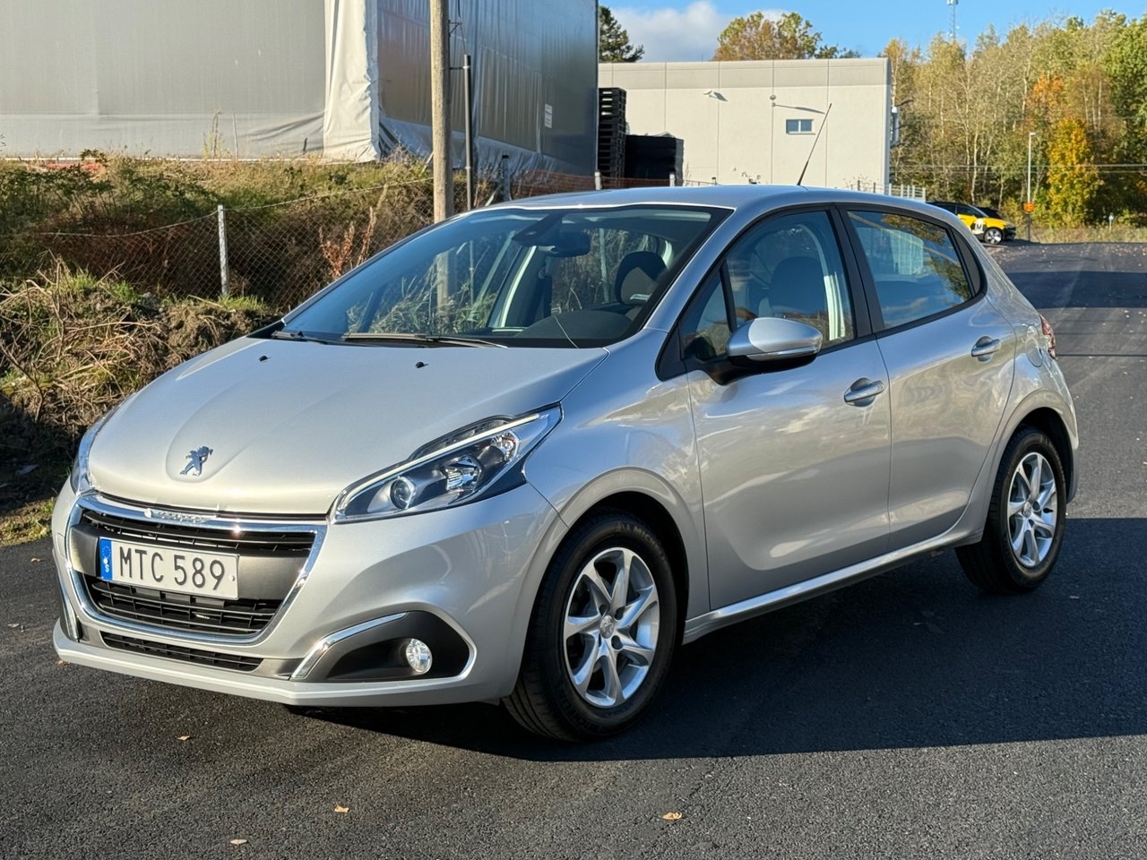 Peugeot 208 1.2 PureTech 82 2016, bild 6/10