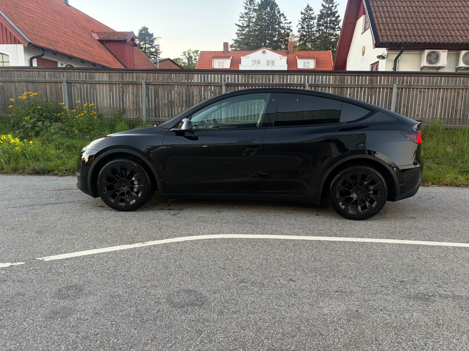 Tesla Model Y 2024, bild 3/6
