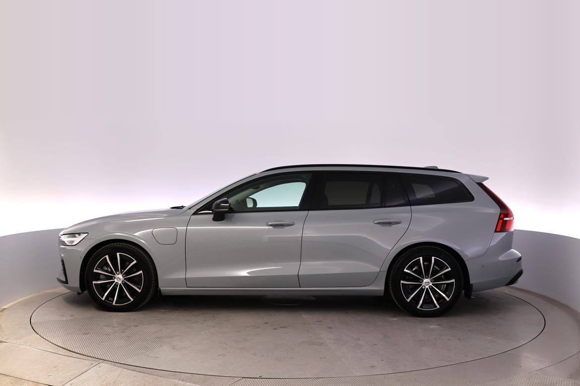 Volvo V60 T6 Plus Dark Nordic 2025, bild 2/10