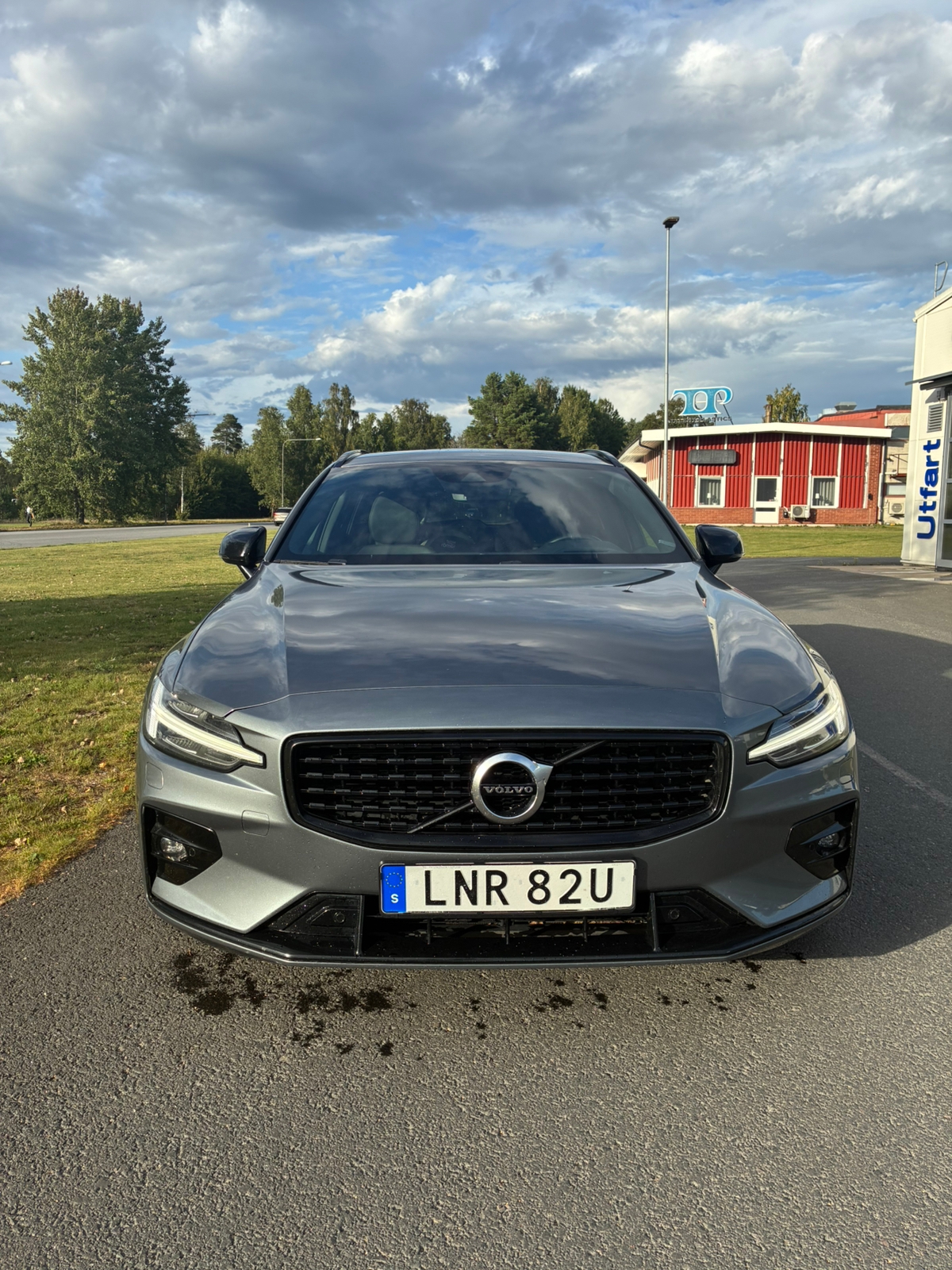Volvo V60 T5 R Design 2019, bild 3/8