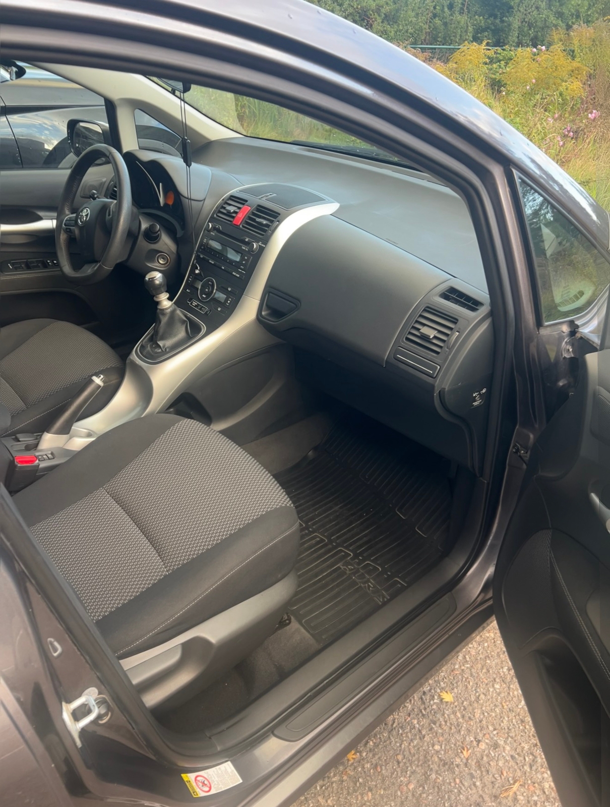 Toyota Auris 1.4 D-4D 2010, bild 4/5
