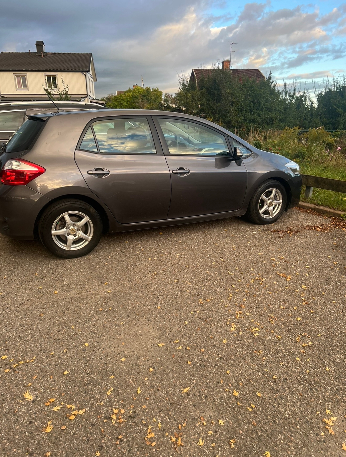 Toyota Auris 1.4 D-4D 2010, bild 3/5