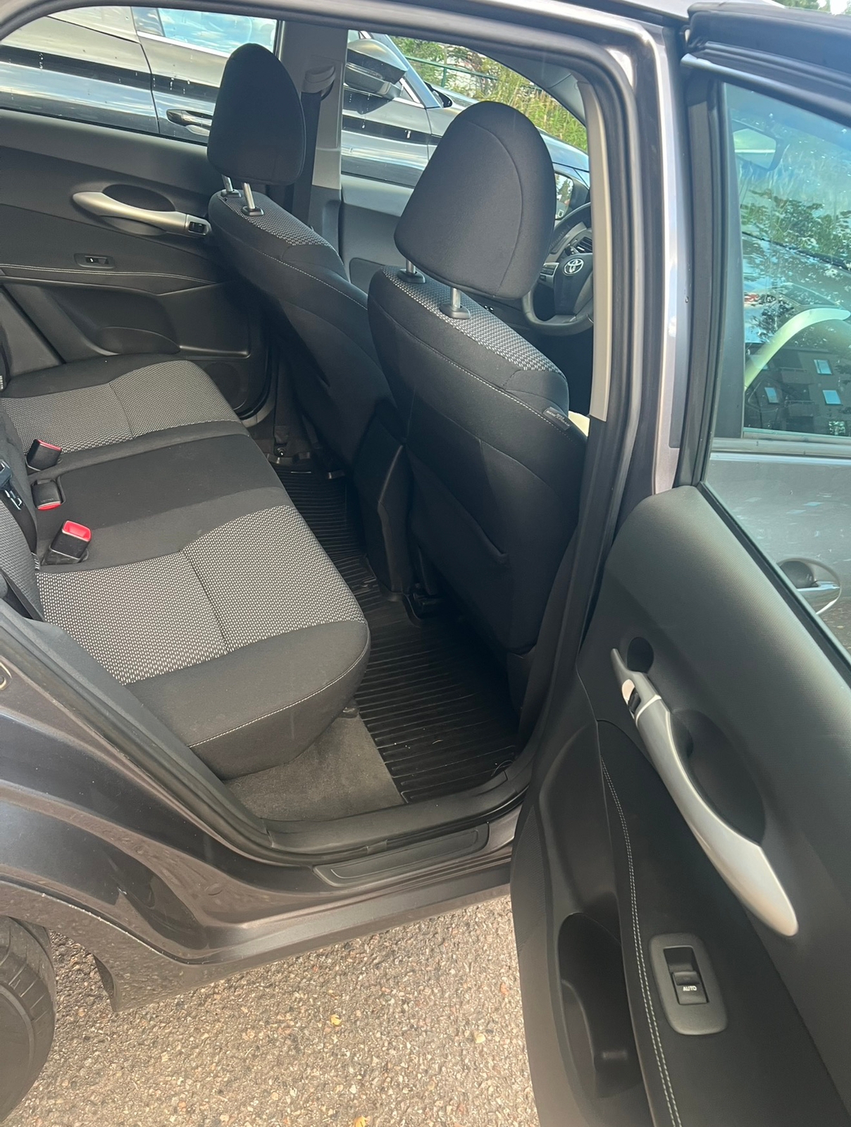 Toyota Auris 1.4 D-4D 2010, bild 5/5