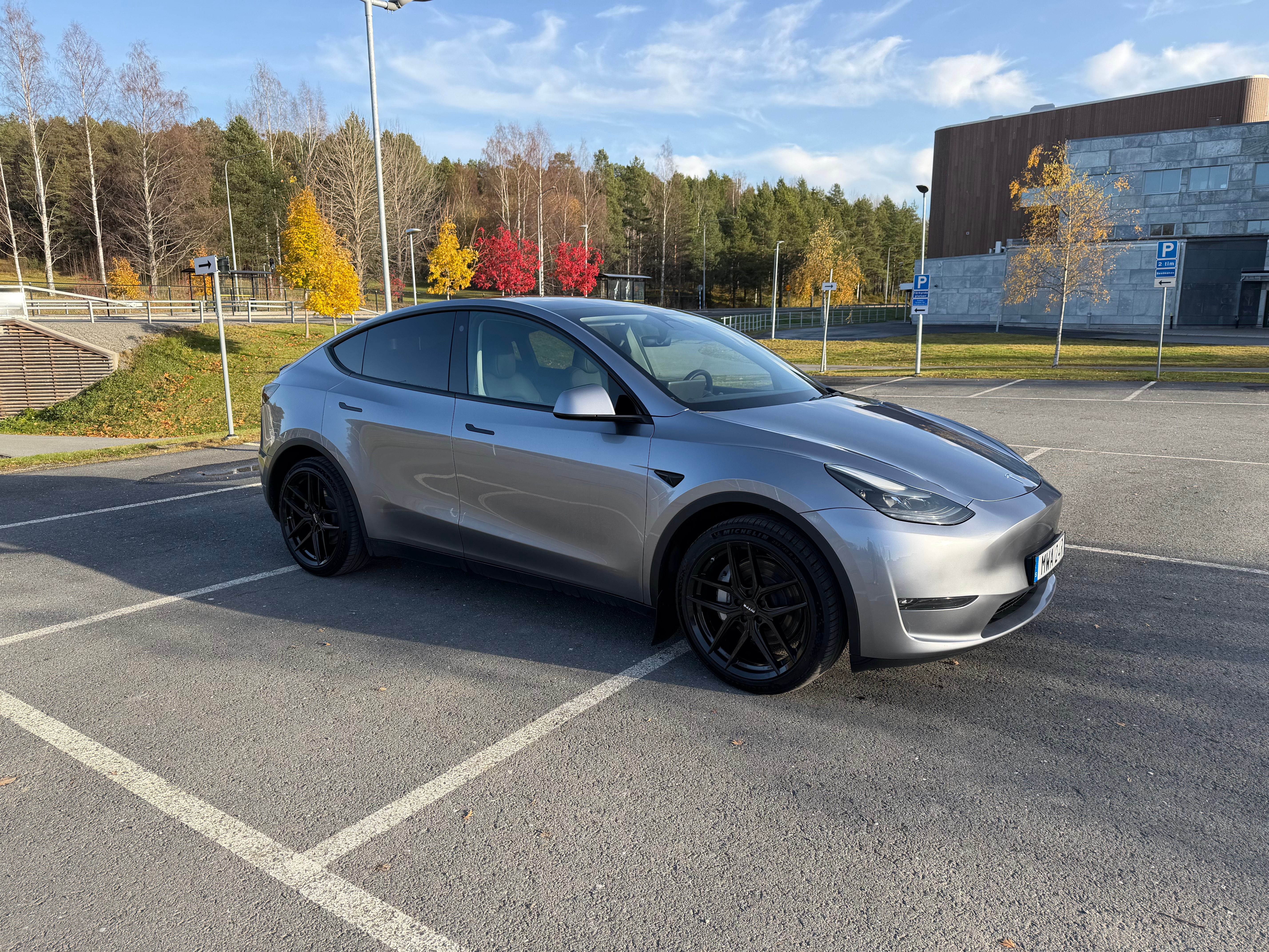 Tesla Model Y 2023, bild 5/10
